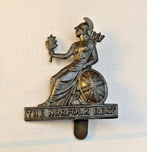 The norfolk regiment cap badge - norfolk,