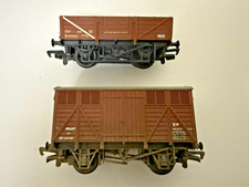 Set Of 2 OO Bachmann Wagons 