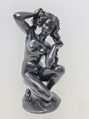 Statue the crouching venus - statue,