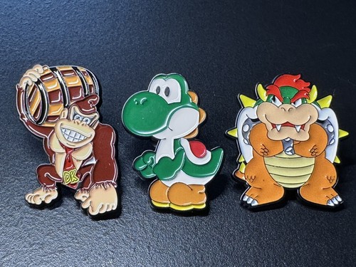 Nintendo enamel pin - pin, badges