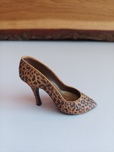 Just the right shoe - , leopard