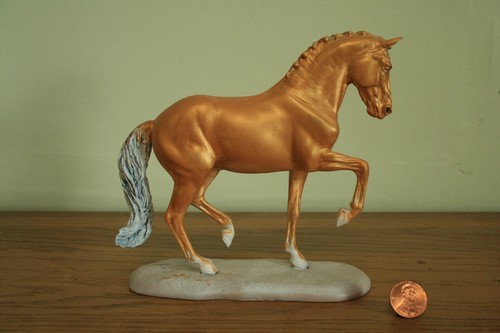 Breyer totilas body resin - breyer,