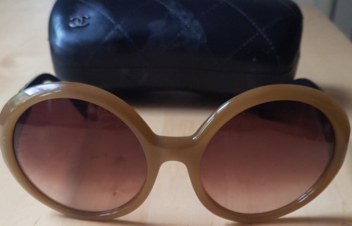Authentic chanel classic round - authentic,