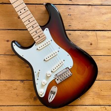 Fender American Deluxe Stratocaster Left-Handed 2014 3-Colour Sunburst