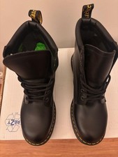 DR MARTENS BOOTS IN BLACK SIZE
