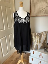 Pomodoro Black Embellished