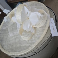 cream accessorize headband fascinator new without tags bow feathers