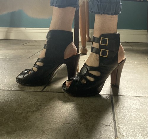 Chie mihara black strappy - black,