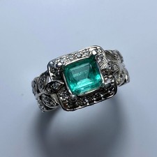 0.9cts Natural Colombian