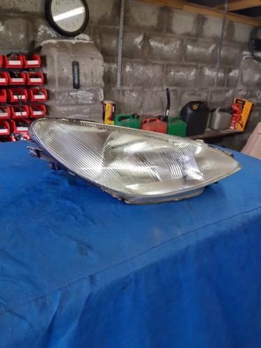 Drivers side headlight - side,