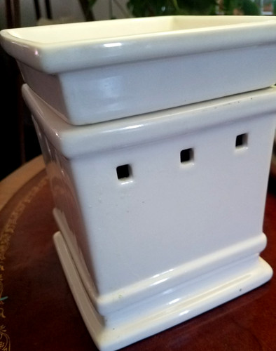 Scentsy full size warmer - scentsy,