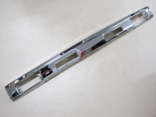 Front bumper chrome - front,