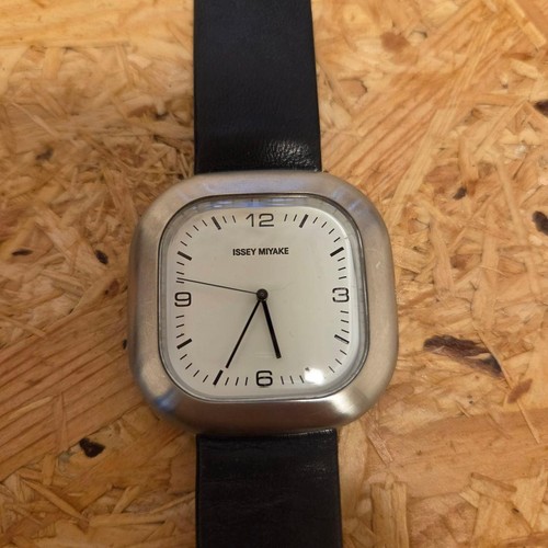 Issey miyake quartz - go, watch
