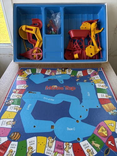 Vintage mouse trap board game - mouse,