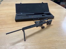 1/6 scale model sniper rifle with case