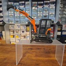 Universal Hobbies Doosan DX27Z