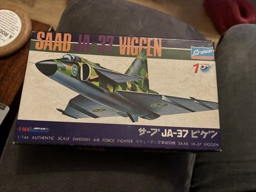 Vintage new crown saab viggen - ,