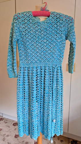 Vintage 1960s dress hand