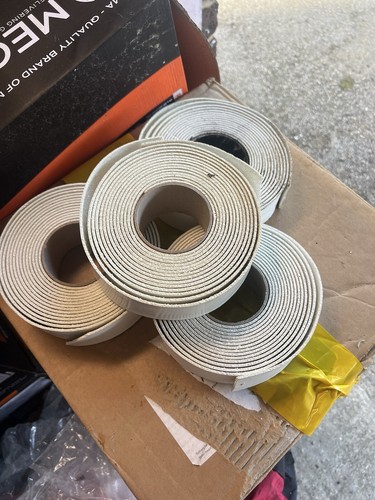 20m white line - line, road