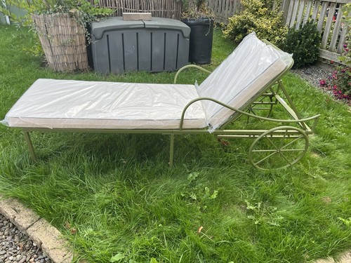 Metal framed sun lounger - sun, w/