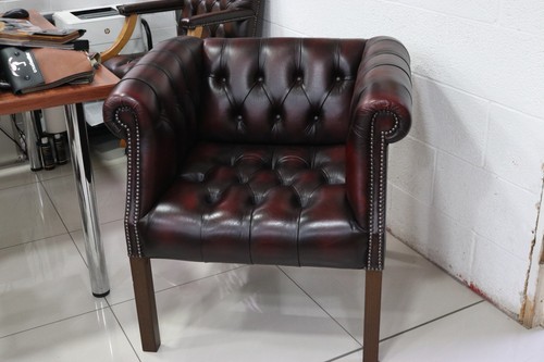 Display chair buttoned - chair,