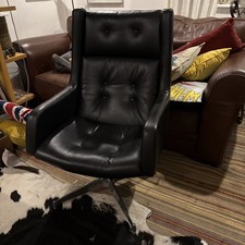 1972 LEATHER MID CENTURY CHAIR