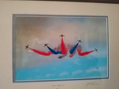 Red arrows fan - arrows, lovegrove