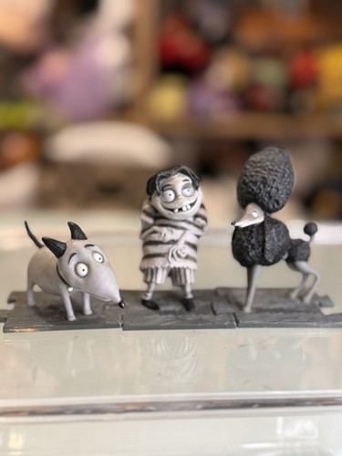 Official disney frankenweenie - official,