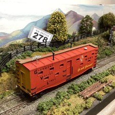 TRAIN MINIATURE HO Scale #5521 GLENMONT VALLEY LINES Bunk Car. Boxed See Des 278