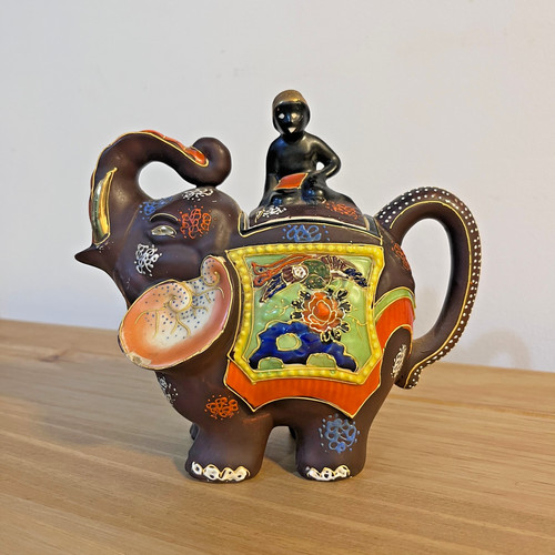Vintage elephant teapot - teapot,, made