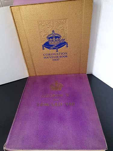 Vintage books coronation - 2,