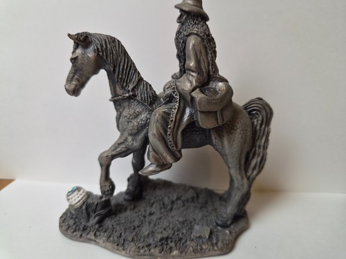 Tudor mint hobbit figurine - mint,