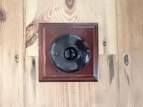 Bakelite single gang - single, switch
