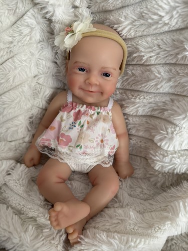 Reborn preemie awake - awake, full