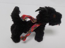 Miniature Pom-Pom Scotty Dog