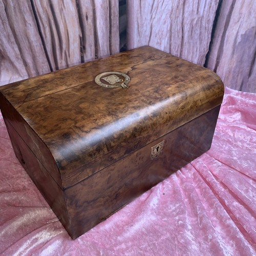 Vintage wooden lidded box - vintage,