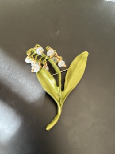 Articulated lily the valley - of,