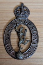 WWII PERIOD ROYAL CORPS OF SIGNALS CAP BADGE
