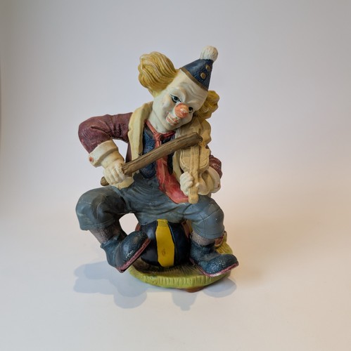 Vintage clown violinist - vintage,