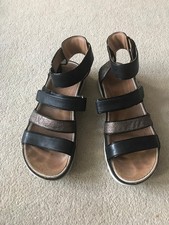 Ladies Clarkes Trigenic gladiator style sandals Size 39/5.5