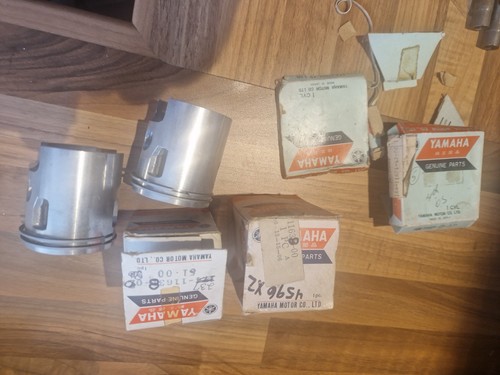 Yamaha ycs1 pistons - ycs1, nos