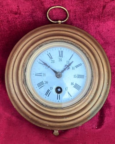 Well made french timepiece - well,