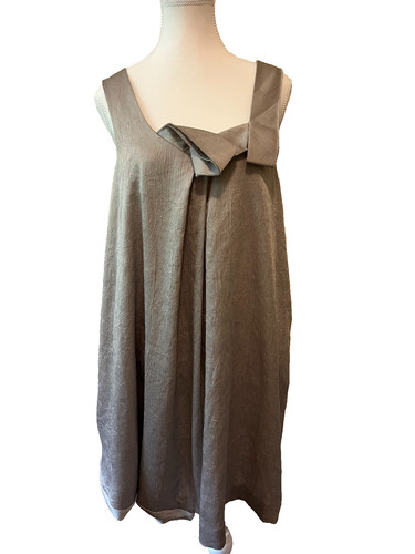 Nwot cos shift - shift, sleeveless