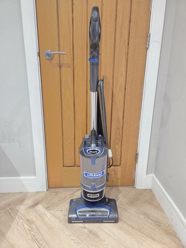 Shark lift away upright - shark,