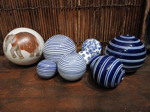 Vintage carpet balls decor - ,