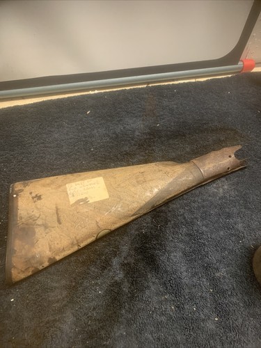 Old hunting rifle butt - old,