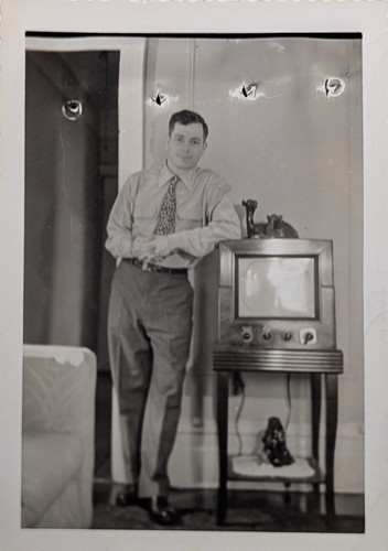 Vintage w photo - b&w, 1940s