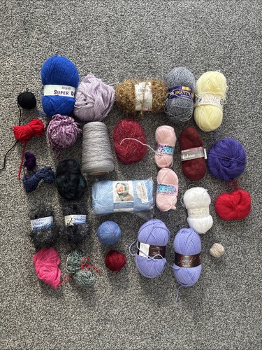 Yarn wool job - /,