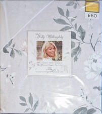 Holly Willoughby Emine Super