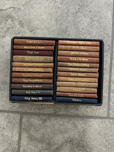 Antique volume boxed - 23,